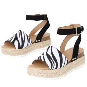 Soda Wedge Espadrilles Woven Zebra Animal Print Sandals Sz8.5 EUC